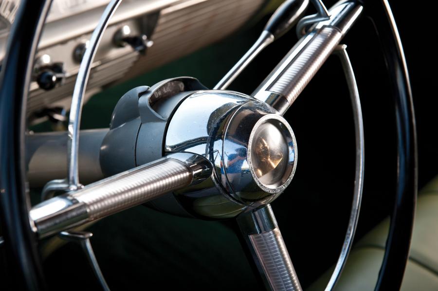  Lincoln Cosmopolitan Convertible 1951 года  (фото 31 из 39)